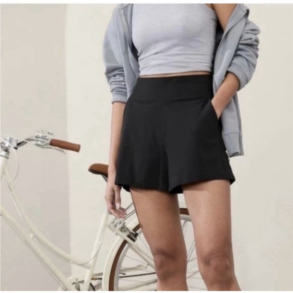 Athleta Brooklyn Shorts Black Women's Size 8 Textured Lightweight Travel
